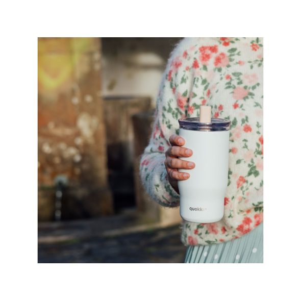QUOKKA NEREZOVÝ TERMOHRNEK S BRČKEM MIST IVORY 720 ML - TERMOOBALY A TERMOSKY - KRMENÍ