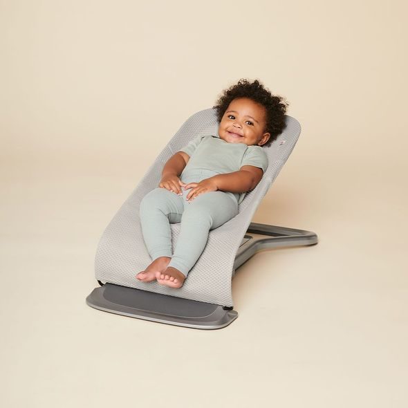 ERGOBABY EVOLVE LEHÁTKO MESH - LIGHT GREY MESH - LEHÁTKA A HOUPADLA - SPINKÁNÍ