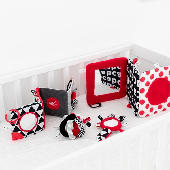 CANPOL BABIES KONTRASTNÍ ZÁVĚSNÉ ZRCADLO SENSORY - HRA NA BŘÍŠKU - PRO DĚTI