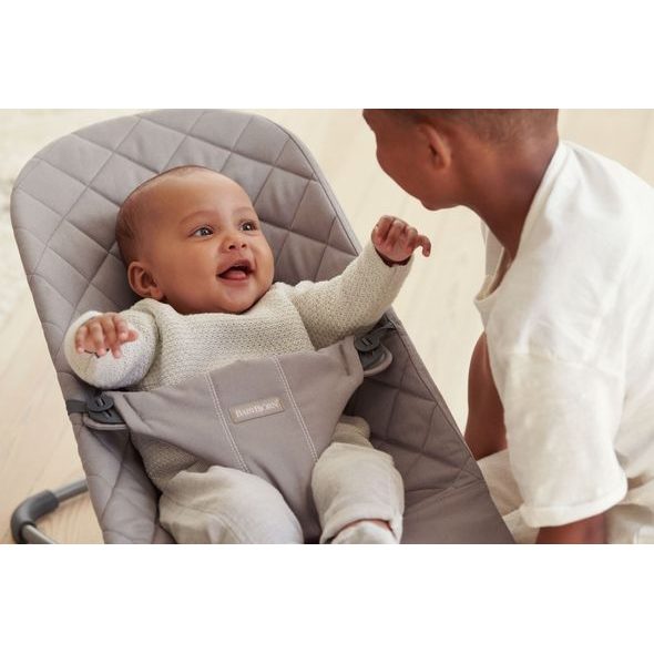 BABYBJORN LEHÁTKO BABYBJORN BOUNCER BLISS SAND GREY WOVEN TM.ŠEDÁ KONSTRUKCE - LEHÁTKA A HOUPADLA - SPINKÁNÍ