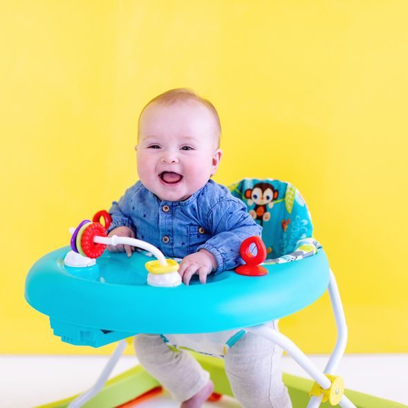 BRIGHT STARTS CHODÍTKO GIGGLING SAFARI 6M+ DO 11KG - CHODÍTKA - PRO DĚTI
