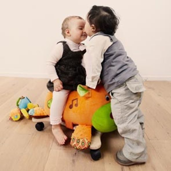 BABYMOOV DŘEVĚNÉ ODRÁŽEDLO HIPPO - POSLEDNÍ KUSY - CHODÍTKA - PRO DĚTI