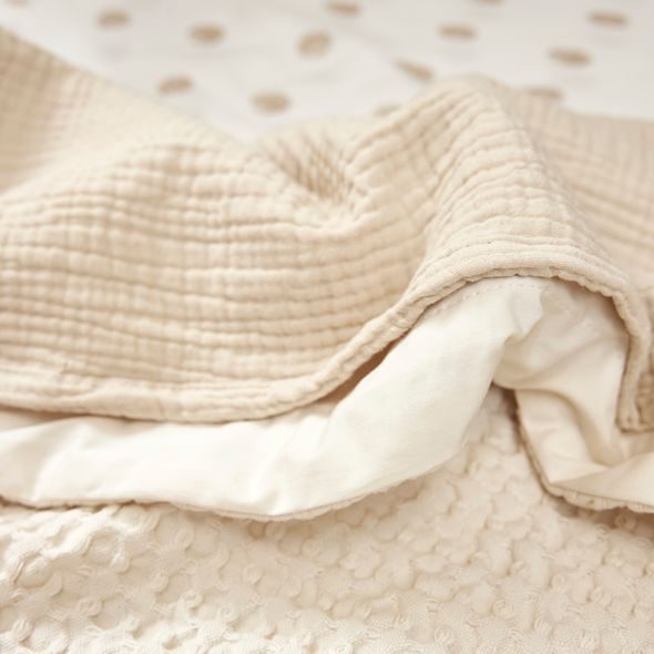 MEYCO MUŠELÍNOVÁ PŘIKRÝVKA 100 X 150 - SOFT SAND - PEŘINKY (VÝPLNĚ) - SPINKÁNÍ