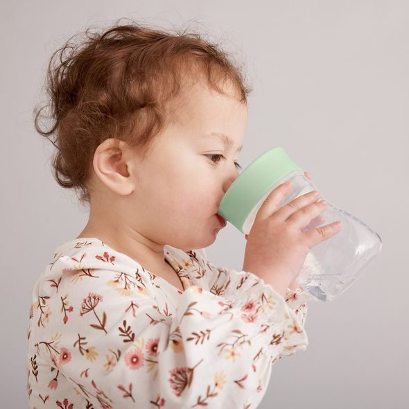 B.BOX HRNEČEK PRO BATOLATA 12M+ - SVĚTLE ZELENÝ 240 ML - DĚTSKÉ HRNEČKY - KRMENÍ