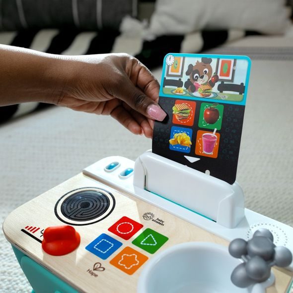 BABY EINSTEIN HRAČKA HUDEBNÍ KUCHYŇKA MAGIC TOUCH KITCHEN™ PRETEND TO COOK HAPE 9M+ - AKTIVNÍ HRAČKY - PRO DĚTI