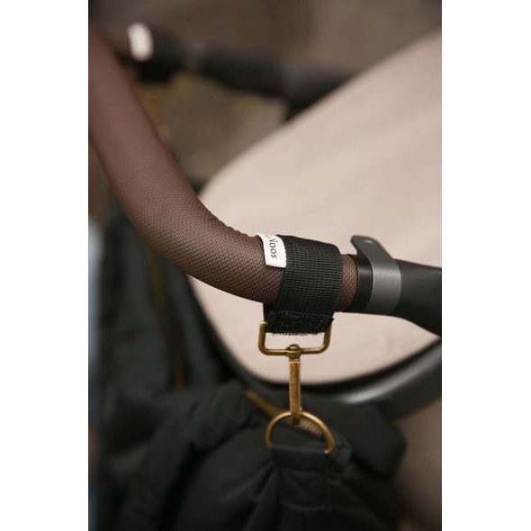 STUDIO NOOS ZÁVĚSNÁ POUTKA NA KOČÁREK BLACK - HÁČKY, POPRUHY A KOLÍČKY - KOČÁRKY A PŘÍSLUŠENSTVÍ