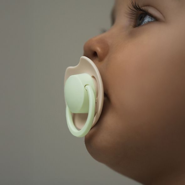 LOVI DUDLÍK SVÍTÍCÍ SILIKONOVÝ DYNAMICKÝ PRIME 6-18M 2KS IVORY/BLUSH - ŠIDÍTKA A DOPLŇKY - KRMENÍ