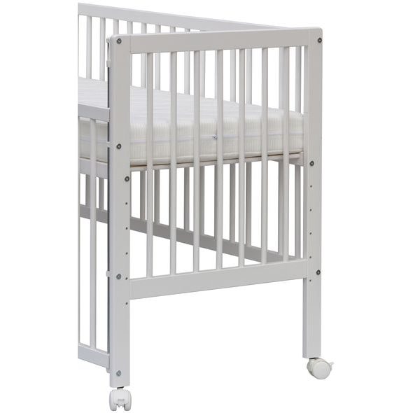 SCARLETT DĚTSKÁ POSTÝLKA SE STAHOVACÍM BOKEM DOMINIK (BOROVICE) BÍLÁ 120X60CM - DŘEVĚNÉ POSTÝLKY - SPINKÁNÍ