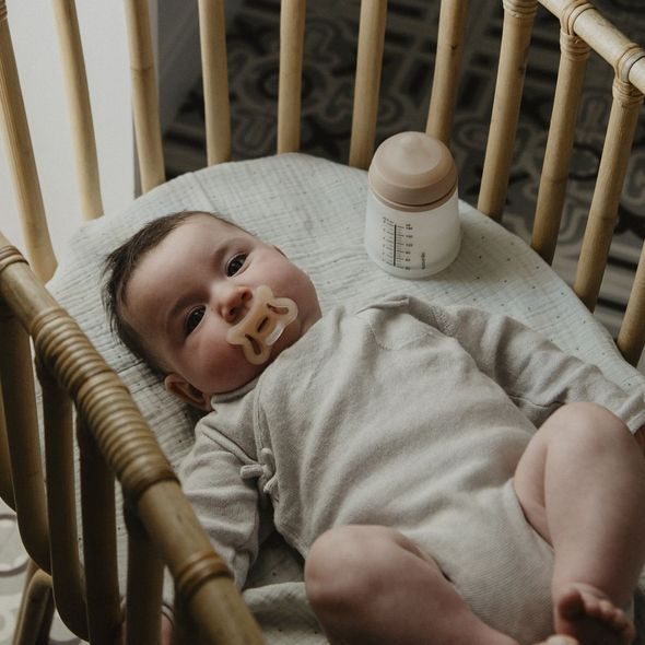 SUAVINEX SADA ANTIKOLIKOVÁ ZERØ.ZERØ™ LIGHT LÁHEV 180 ML A + DUDLÍK ZERØ.ZERØ™ - KOJENECKÉ LAHVE - KRMENÍ