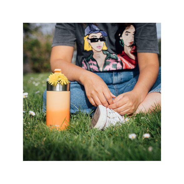 QUOKKA NEREZOVÝ TERMOHRNEK SE SÍTKEM BOOST APRICOT ORANGE 400 ML - TERMOOBALY A TERMOSKY - KRMENÍ