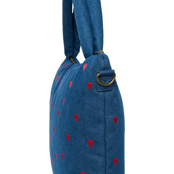 STUDIO NOOS DENIM DIAPER BAG - PŘEBALOVACÍ TAŠKA | DARK BLUE RED HEARTS - PŘEBALOVACÍ TAŠKY - KOČÁRKY A PŘÍSLUŠENSTVÍ