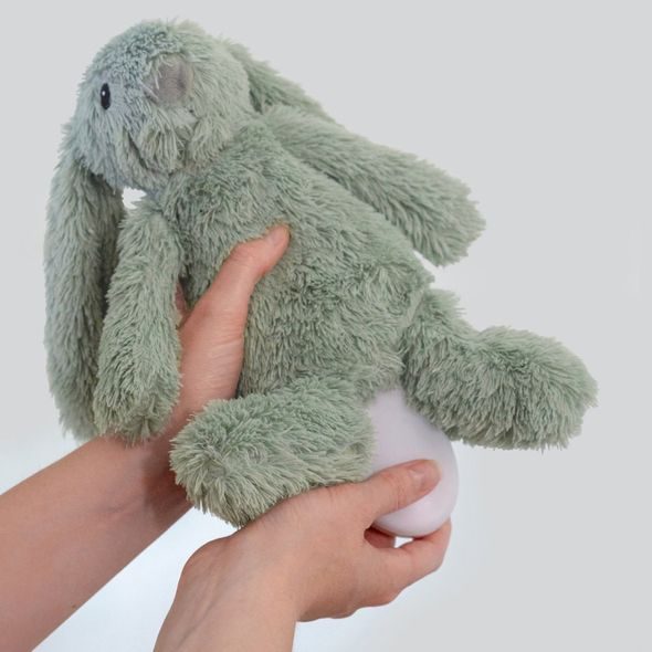 ZAZU KRÁLÍČEK RO ZELENÝ - ŠUMÍCÍ ZVÍŘÁTKO S NOČNÍM SVĚTLEM A USB NABÍJENÍM - USÍNÁČCI ŠUMÍCÍ / S TLUKOTEM - PRO DĚTI