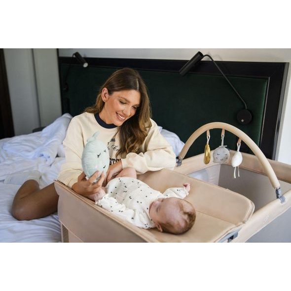 MOMI CESTOVNÍ POSTÝLKA MOMI BELOVE PLUS BÉŽOVÁ - CESTOVNÍ POSTÝLKY - SPINKÁNÍ