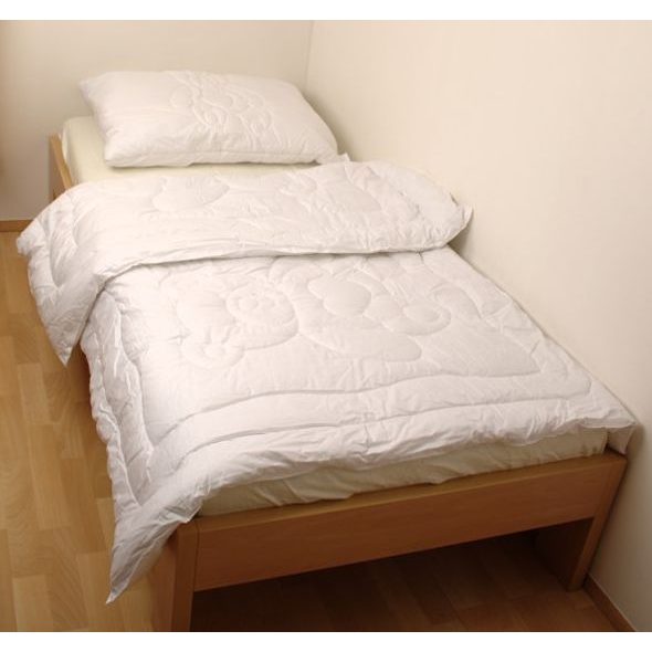 KAARSGAREN PROŠÍVANÁ PŘIKRÝVKA S POLŠTÁŘEM 200 X 140 CM - PEŘINKY (VÝPLNĚ) - SPINKÁNÍ