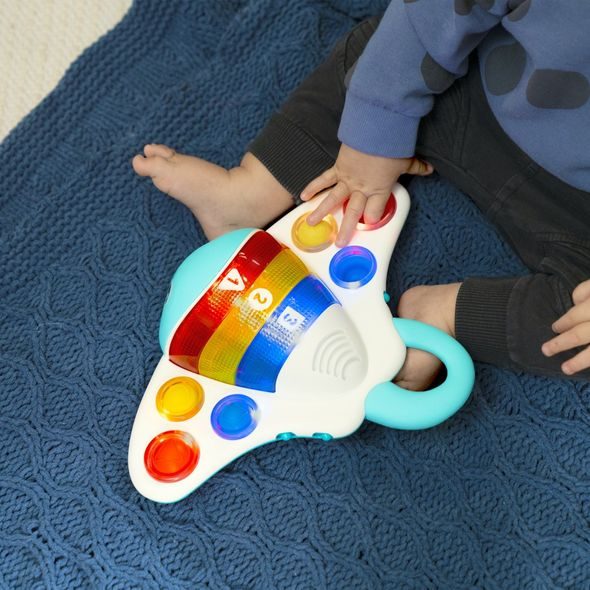 BABY EINSTEIN HRAČKA SENZORICKÁ RÁJE POP & EXPLORE STINGRAY™ 6M+ - HRAČKY SE ZVUKY - PRO DĚTI