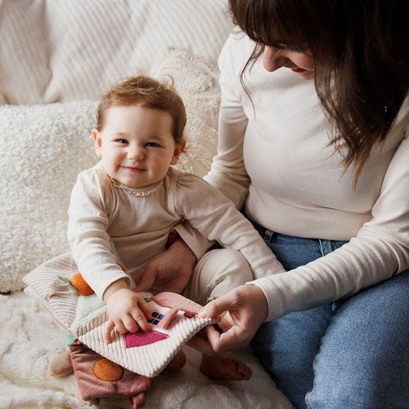 BABYONO KNÍŽKA SENZORICKÁ RABBIT KARO 0M+ - KNÍŽKY PRO NEJMENŠÍ - PRO DĚTI