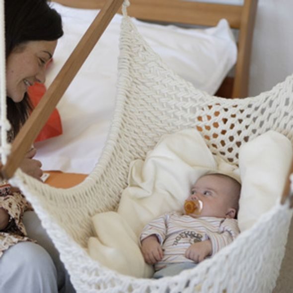 TRAUMSCHWINGER ZÁVĚSNÁ KOLÉBKA PRO MIMINKA SET - KOSMETIKA PRO CELOU RODINU - PRO MAMINKY