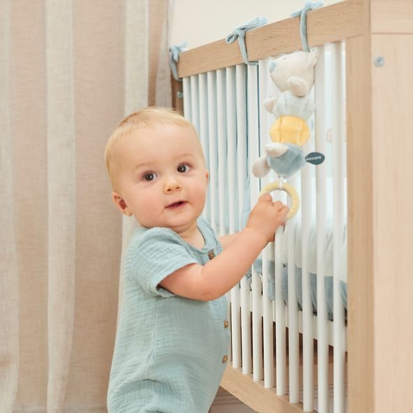 NATTOU HRAČKA PLYŠOVÁ VIBRAČNÍ MEDVÍDEK JULES 22 CM ROMEO, JULES & SALLY - HRAČKY K ZAVĚŠENÍ - PRO DĚTI