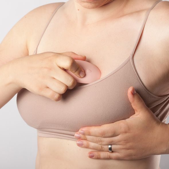 MOMCARE BY LINA MASÁŽNÍ PŘÍSTROJ NA PODPORU LAKTACE A MASÁŽ JIZVY PO CÍSAŘSKÉM ŘEZU - POPORODNÍ POMŮCKY - PRO MAMINKY