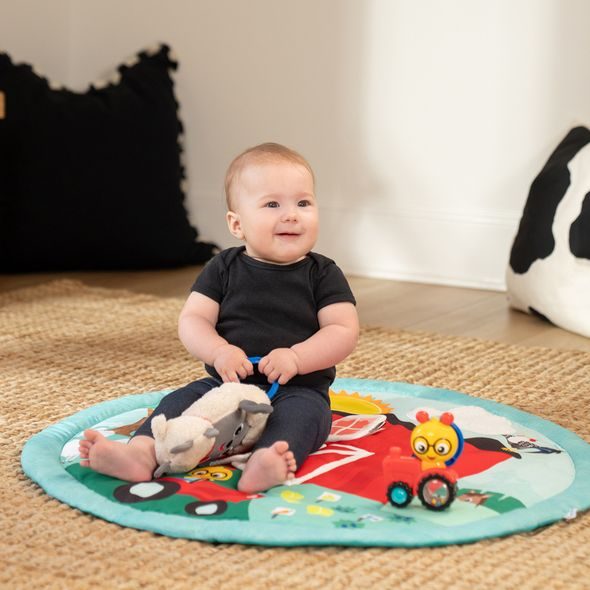 BABY EINSTEIN DEKA NA HRANÍ PRO ROZVOJ MOTORIKY A SMYSLŮ HAPPY HARVEST™ TOUCH & FEEL, 0M+ - HRACÍ DEKY - PRO DĚTI