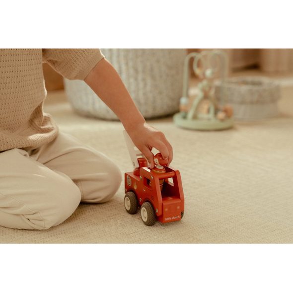 LITTLE DUTCH HASIČSKÉ AUTO DŘEVĚNÉ - LITTLE DUTCH - PRO DĚTI