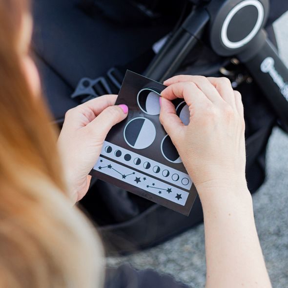 PETITE&MARS REFLEXNÍ SAMOLEPKY HERITAGE LUNA - BEZPEČNOSTNÍ PRVKY - KOČÁRKY A PŘÍSLUŠENSTVÍ