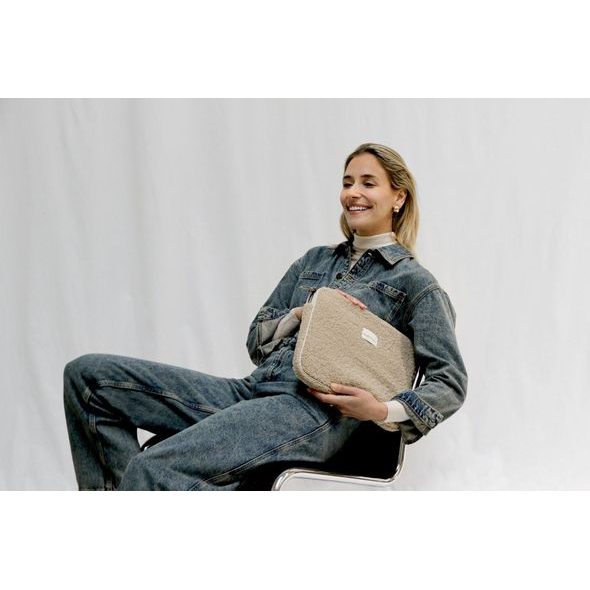 STUDIO NOOS TEDDY OBAL NA LAPTOP 15´ ECRU - ORGANIZÉRY A KOŠÍKY - KOČÁRKY A PŘÍSLUŠENSTVÍ