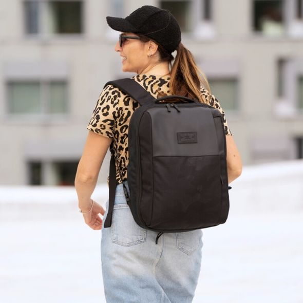 MINIMEIS BACKPACK HERO G5 BLACK - PŘEBALOVACÍ BATOHY - KOČÁRKY A PŘÍSLUŠENSTVÍ