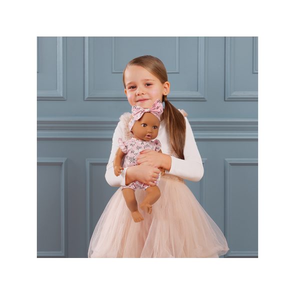 LULLA BABY PANENKA 35 CM V OVERALU S ČELENKOU FLORAL PINK - PANENKY - PRO DĚTI