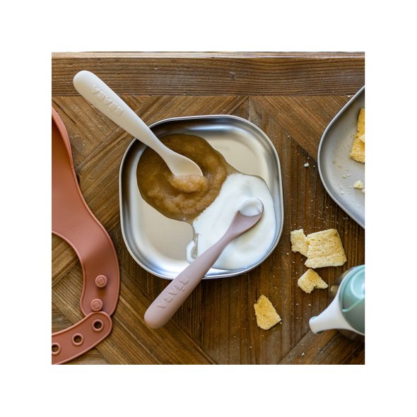 BEABA PRVNÍ LŽIČKY SILIKONOVÉ 2 KS S POUZDREM CLAY PRALINE - LŽIČKY A PŘÍBORY - KRMENÍ