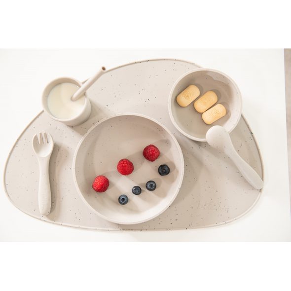 KIKKABOO JÍDELNÍ SADA 5-DÍLNÁ PLATINUM SILICONE SAND - VÝHODNÉ SADY - KRMENÍ