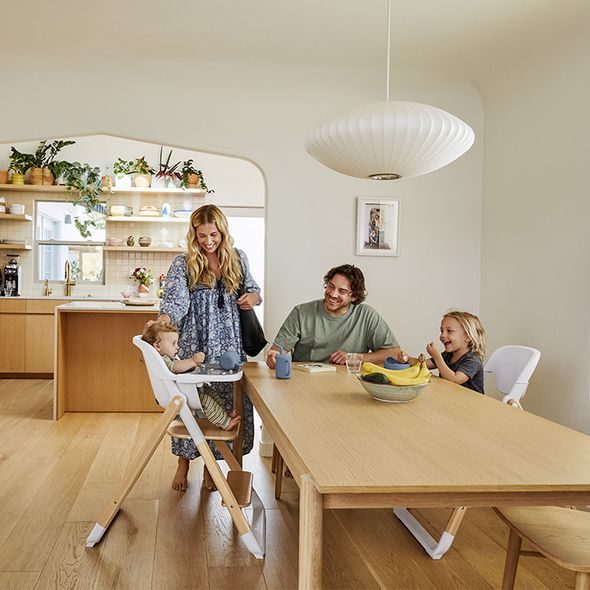 ERGOBABY EVOLVE JÍDELNÍ ŽIDLE 2V1 NATURAL WOOD - JÍDELNÍ ŽIDLIČKY DŘEVĚNÉ - KRMENÍ