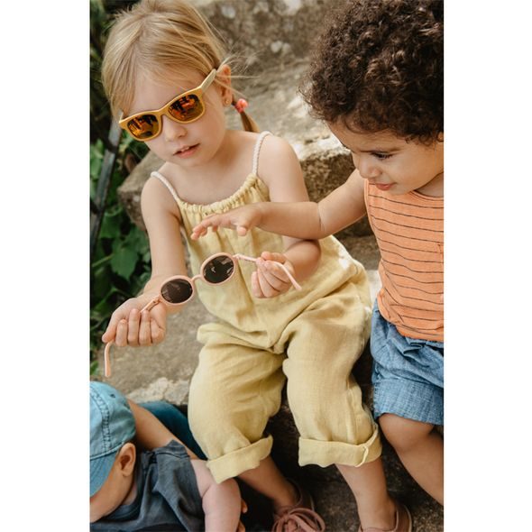 SUAVINEX DĚTSKÉ BRÝLE POLARIZOVANÉ S POUZDREM 2024 - 12/24 MĚSÍCŮ - ZELENÉ HRANATÉ - SLUNEČNÍ BRÝLE - PRO DĚTI