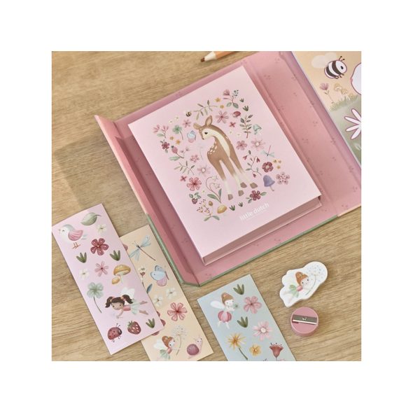 LITTLE DUTCH OMALOVÁNKY S PASTELKAMI A SAMOLEPKAMI ROSA FAIRY GARDEN - LITTLE DUTCH - PRO DĚTI