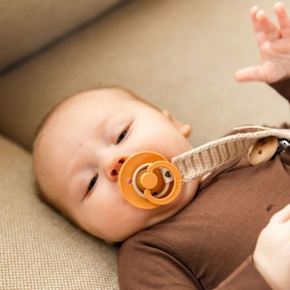 BIBS PLETENÝ KLIP NA DUDLÍK - ŠIDÍTKA A DOPLŇKY - KRMENÍ