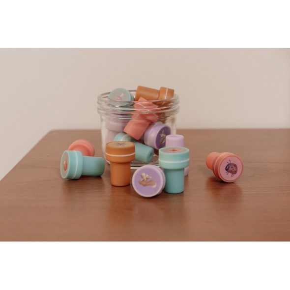 LITTLE DUTCH RAZÍTKA SAMOBARVICÍ 16 KS FAIRY GARDEN - LITTLE DUTCH - PRO DĚTI