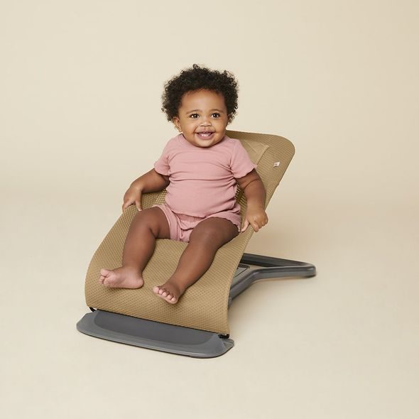 ERGOBABY ERGOBABY L EVOLVE LEHÁTKO - CAMEL - LEHÁTKA A HOUPADLA - SPINKÁNÍ