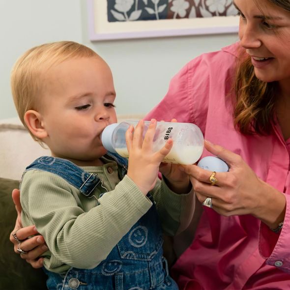 BIBS ANTIKOLIKOVÁ LAHEV SE SILIKÓNOVÝM DUDLÍKEM 270ML - KOJENECKÉ LAHVE - KRMENÍ