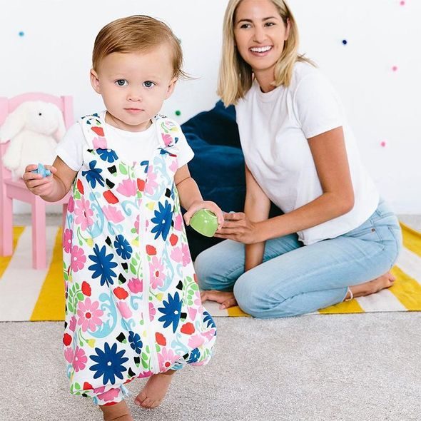 ERGOBABY SPACÍ VAK (6-18M) ON THE MOVE TOG 0.5 - FRENCH BULL FLORES - SPACÍ PYTLE - SPINKÁNÍ