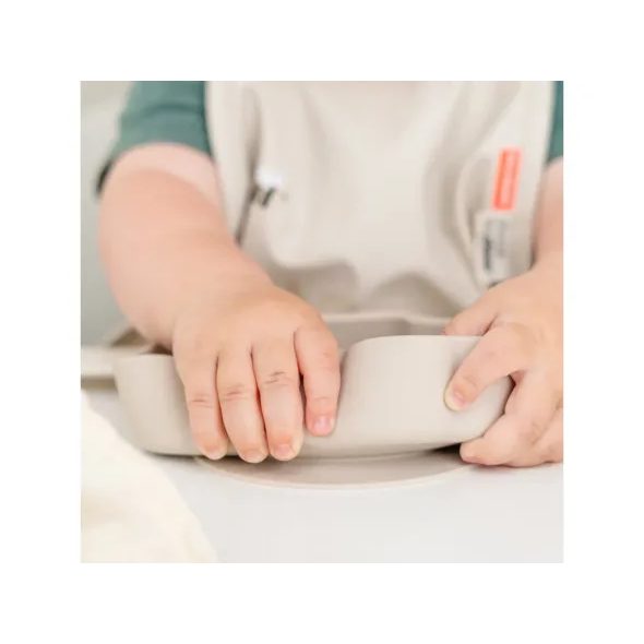 DONE BY DEER SILIKONOVÁ MISKA STICK AND STAY SHEEPY - MISKY, TALÍŘKY A PODLOŽKY - KRMENÍ