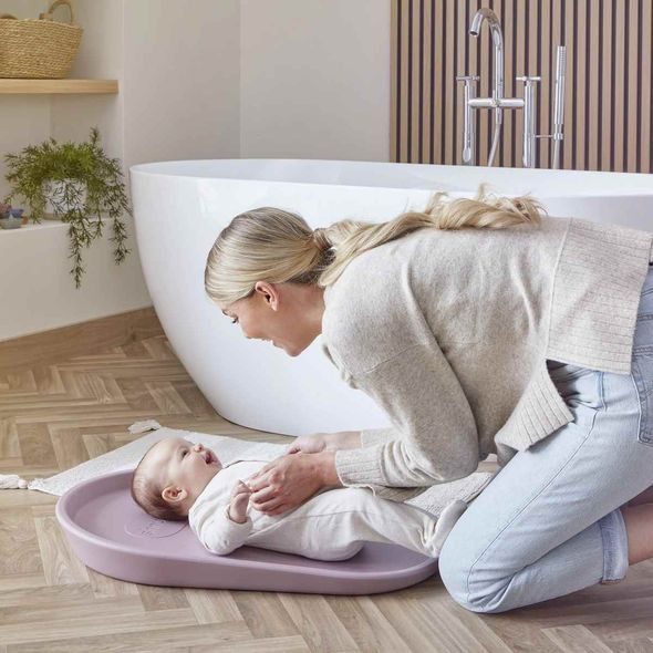 SHNUGGLE SQUISHY MĚKKÁ PŘEBALOVACÍ PODLOŽKA BLOSSOM - PŘEBALOVACÍ PODLOŽKY - PŘEBALOVÁNÍ