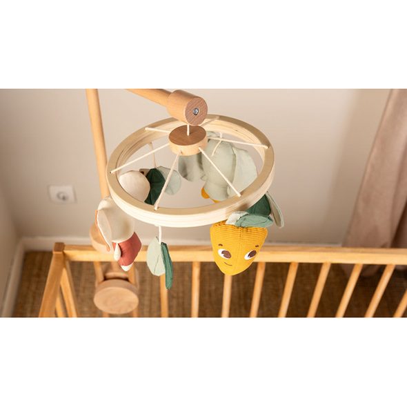 TINY LOVE KOLOTOČ DŘEVĚNÝ GARDEN OF ADVENTURES - KOLOTOČE NA POSTÝLKU - PRO DĚTI