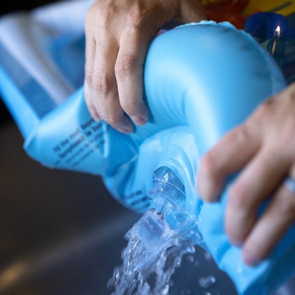 BABY EINSTEIN PODLOŽKA VODNÍ OPUS'S OCEAN OF DISCOVERY™ 58X58 CM 0M+ - HRA NA BŘÍŠKU - PRO DĚTI