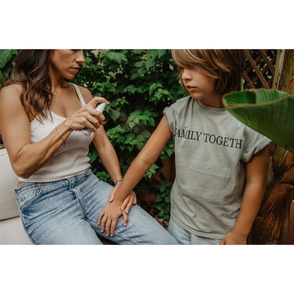 SUAVINEX SPREJ PROTI KOMÁRŮM 100 ML NOVINKA - OCHRANA PROTI HMYZU - KOUPÁNÍ A ZDRAVÍ