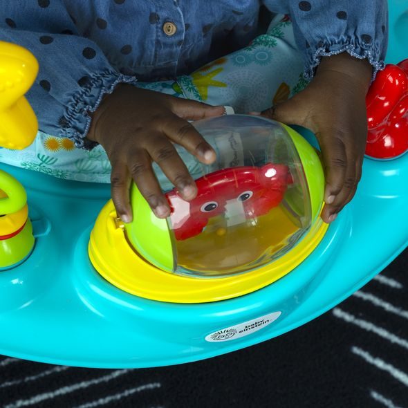 BABY EINSTEIN SKÁKADLO/AKTIVNÍ CENTRUM 2V1 CURIOSITY COVE™ 6M+ DO 11KG - VOZÍTKA A ODRÁŽEDLA - PRO DĚTI