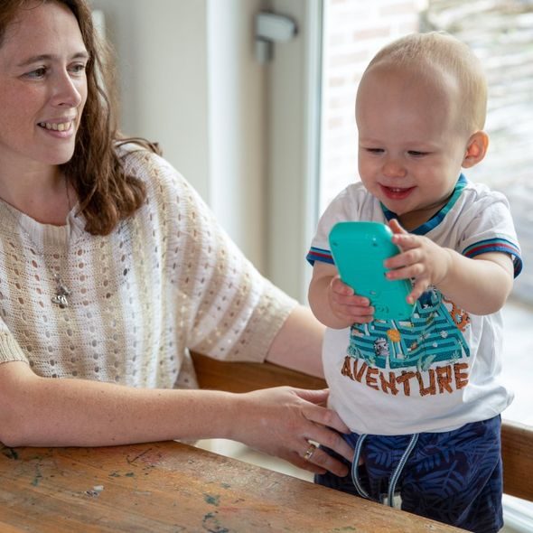 BO JUNGLE MOBILNÍ TELEFON B-MY FIRST SMART PHONE - AKTIVNÍ HRAČKY - PRO DĚTI