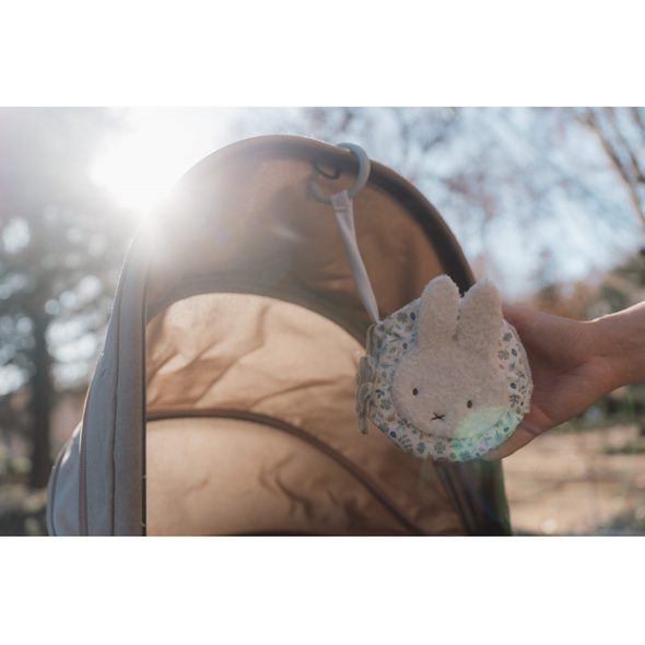 LITTLE DUTCH ZÁVĚSNÁ TEXTILNÍ KNÍŽKA KRÁLÍČEK MIFFY LUCKY LEAVES - MIFFY - PRO DĚTI