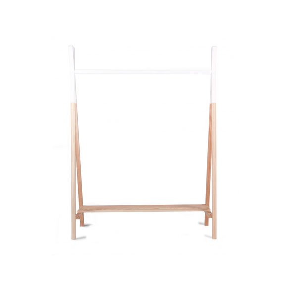 CHILDHOME STOJAN NA OBLEČENÍ TIPI DŘEVĚNÝ - DEKORACE A POLIČKY - SPINKÁNÍ