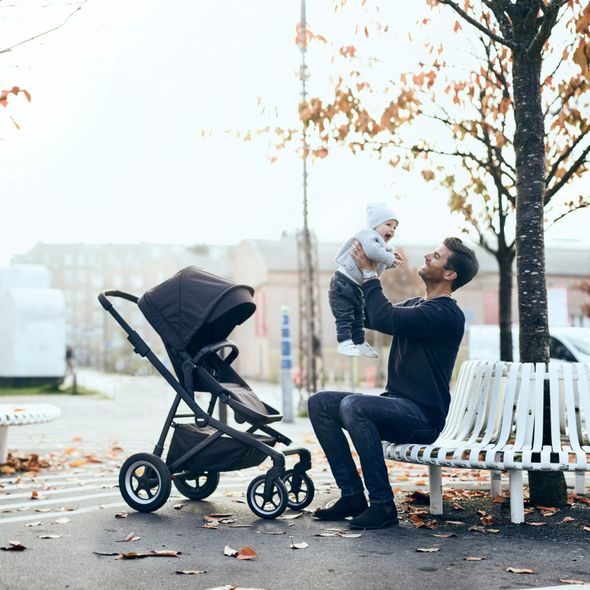 THULE SLEEK BLACK ON BLACK - SPORTOVNÍ KOČÁRKY - KOČÁRKY A PŘÍSLUŠENSTVÍ