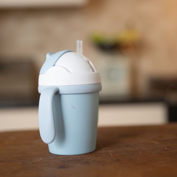 BO JUNGLE HRNÍČEK SE SLÁMKOU CPLA BLUE - DĚTSKÉ HRNEČKY - KRMENÍ